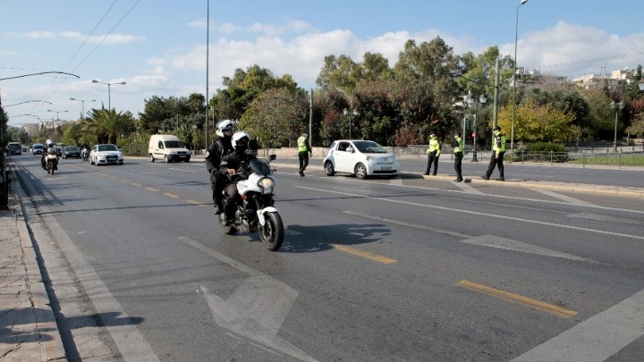 Πάνω από 2.000 οι παραβάσεις περιοριστικών μέτρων κατά τους χθεσινούς ελέγχους