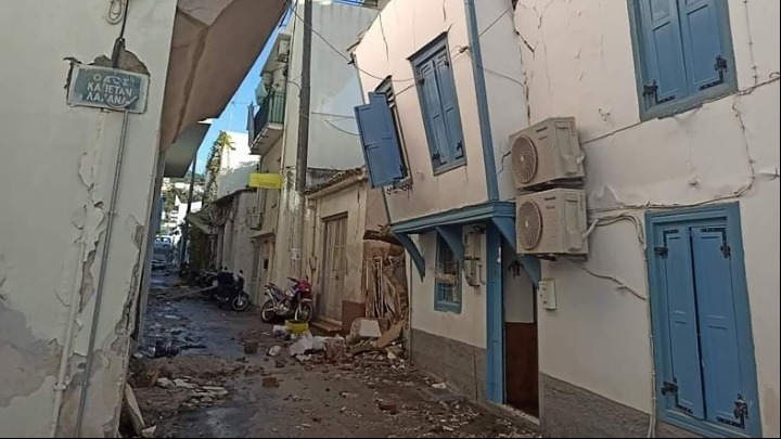 Σάμος: 300 κτίρια προσωρινά μη κατοικήσιμα στο νησί