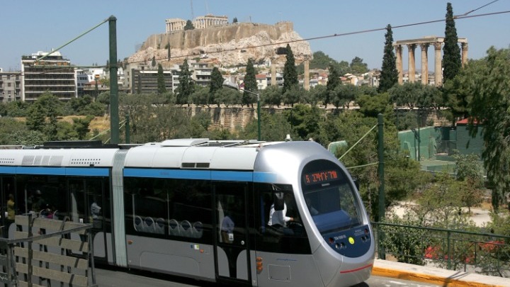 Τo τραμ επιστρέφει στο Σύνταγμα – Ξεκινούν εκ νέου την Παρασκευή τα δρομολόγια