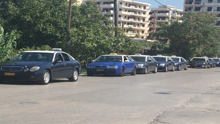 Ταξιτζήδες σε ρόλο κούριερ παραδίδουν από φακέλους μέχρι ηλεκτρικές συσκευές.