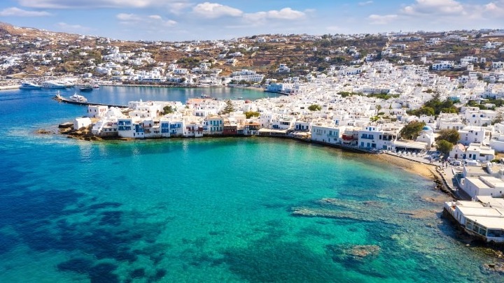Απαραίτητες οι επενδύσεις σε δημόσιες υποδομές για τη βελτίωση της ανταγωνιστικότητας του τουριστικού τομέα