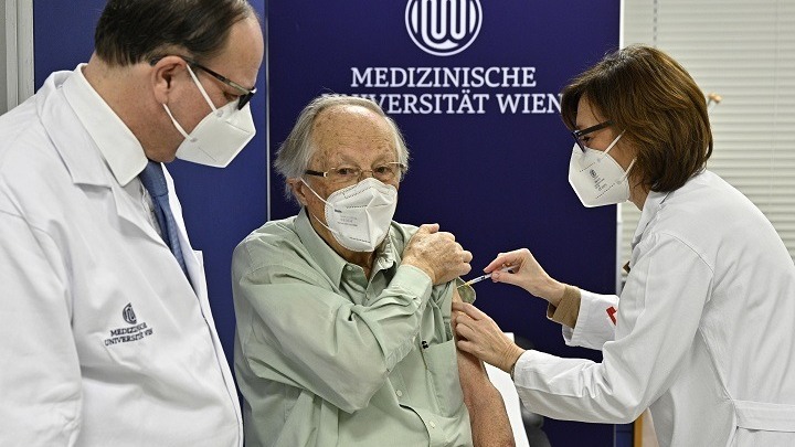 Covid-19: Η Αυστρία βασίζεται σε «αποκεντρωμένες δομές» για την κατονομή των εμβολίων