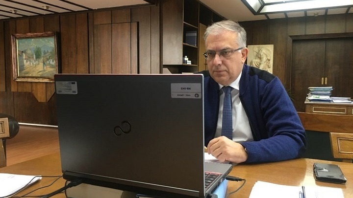 Δράσεις κοινωνικής στήριξης και ελέγχους για την πανδημία ζήτησε από τους δημάρχους της Αττικής ο Τ. Θεοδωρικάκος