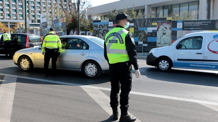 Εντατικοί έλεγχοι με περισσότερους από 10.000 αστυνομικούς στους δρόμους ενόψει του εορτασμού της Πρωτοχρονιάς