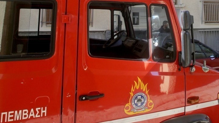 Φωτιά σε σταθμευμένο όχημα στην Άνω Πόλη