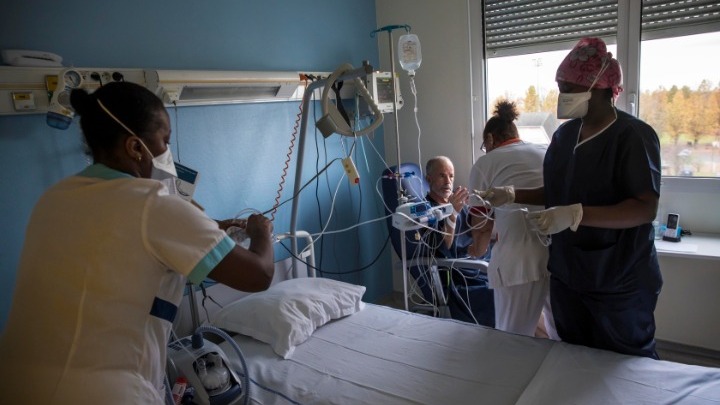 Γαλλία-Covid-19: Αυξάνεται ο αριθμός των εισαγωγών στα νοσοκομεία