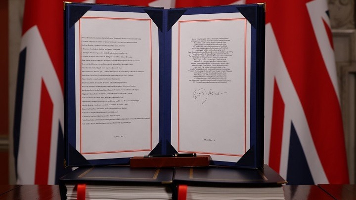 Η συμφωνία που θα διέπει τις σχέσεις ΕΕ-Ηνωμένου Βασιλείου από τα μεσάνυκτα