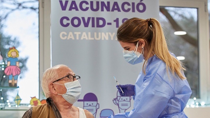Ισπανία: Η ανοσία της αγέλης δεν είναι ακόμη ορατή, δήλωσε ο πρωθυπουργός