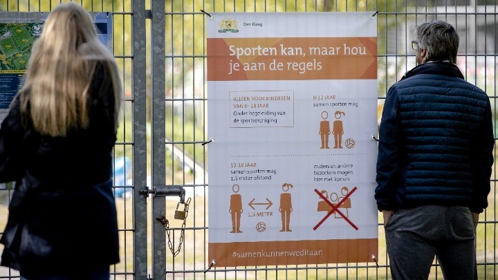 Ολλανδία: Απειλητικές επιστολές έχουν λάβει μέλη της επιστημονικής επιτροπής που συμβουλεύει την κυβέρνηση για τη διαχείριση της Covid-19