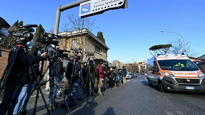 Τα εμβόλια έφτασαν στο νοσοκομείο Σπαλαντσάνι της Ρώμης- Μια νοσοκόμα 28 ετών, η πρώτη που θα εμβολιαστεί, αύριο