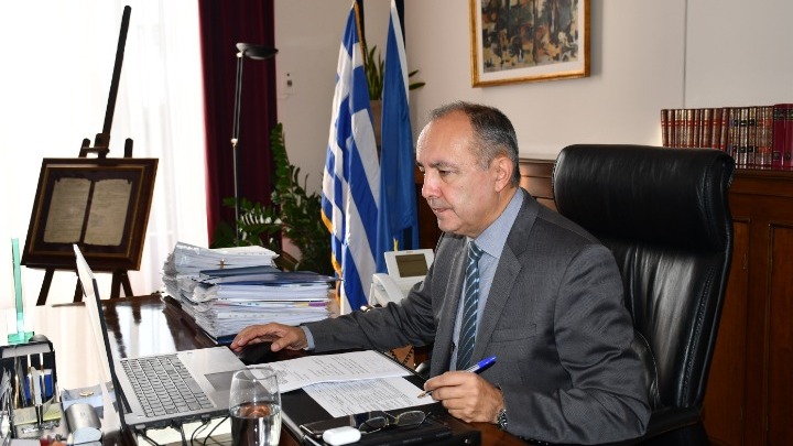 Θ. Καράογλου: Να μην γίνει το γιορτινό τραπέζι εστία υπερμετάδοσης του κορονοϊού
