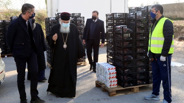 Τρόφιμα, παιχνίδια και γλυκά σε χιλιάδες οικογένειες από Δήμο Αθηναίων, Αρχιεπισκοπή Αθηνών και «Αποστολή»