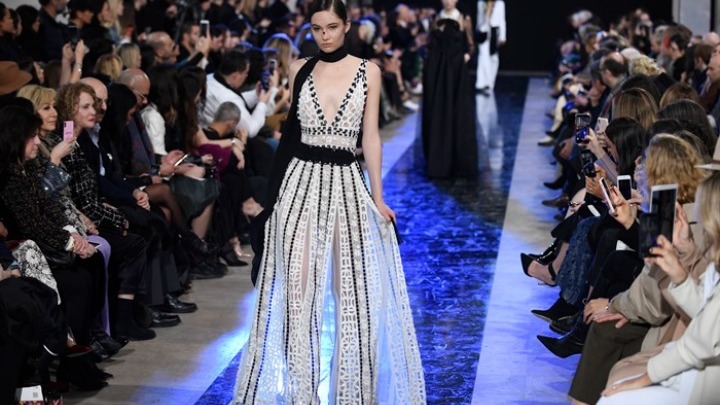 Ο Elie Saab αποσύρεται από την Εβδομάδα Υψηλής Ραπτικής