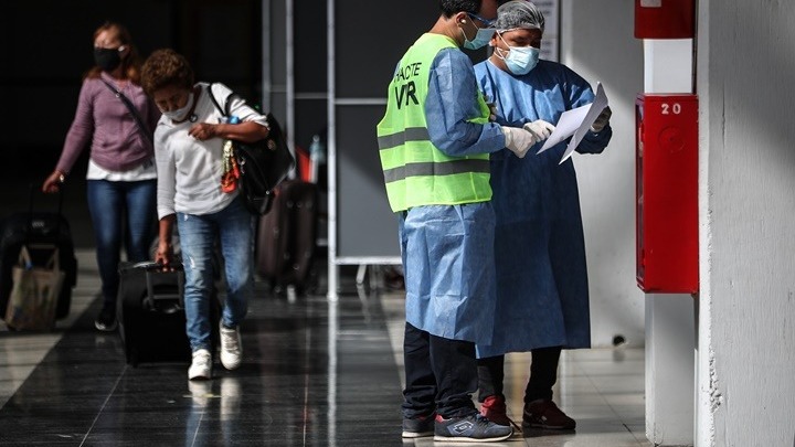 Αργεντινή: Σχεδόν 45.000 νεκροί εξαιτίας της COVID-19, πάνω από 1,75 εκατ. κρούσματα
