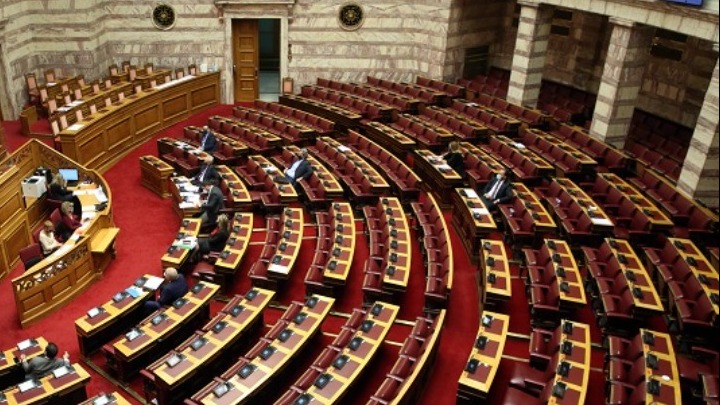 Βουλή: Σε εξέλιξη η ψηφοφορία για την επέκταση των χωρικών υδάτων στο Ιόνιο πέλαγος