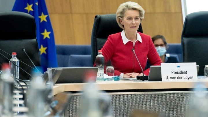 Φον ντερ Λάιεν: Περιμένω από την AstraZeneca να παραδώσει τα 400 εκατ. δόσεις στην ΕΕ όπως συμφωνήθηκε