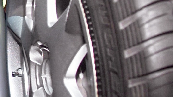 Η βιομηχανία ελαστικών Michelin θα καταργήσει έως 2.300 θέσεις εργασίας στη Γαλλία, χωρίς απολύσεις