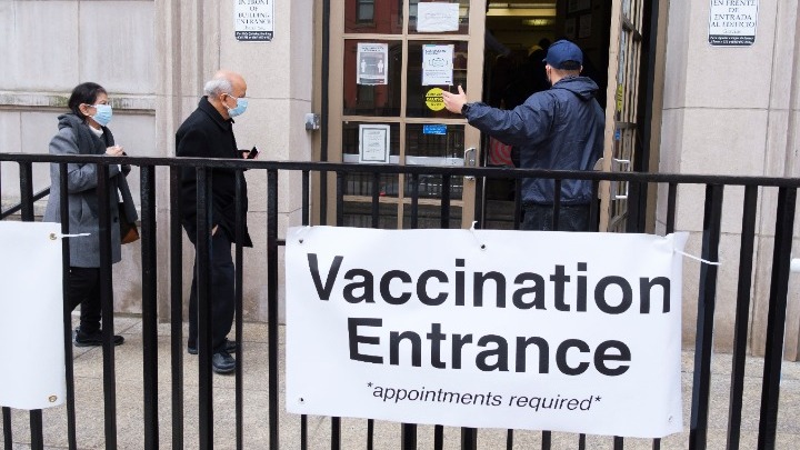 ΗΠΑ-Covid-19: Τα κρούσματα ξεπέρασαν τα 25 εκατομμύρια,