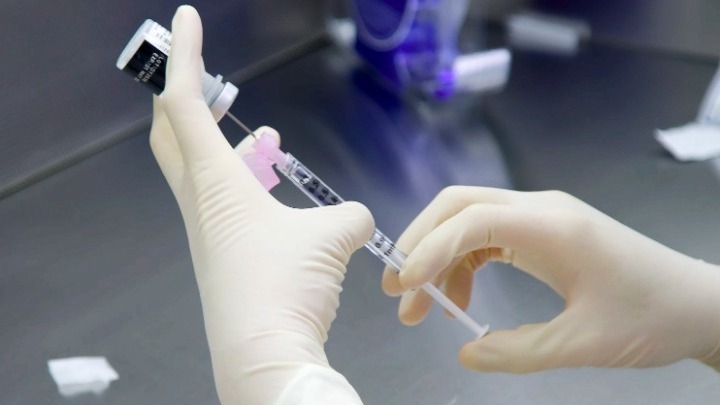 ΗΠΑ: Υπερβολικά σπάνιες οι σοβαρές αλλεργικές αντιδράσεις στα εμβόλια για τον κορονοϊό