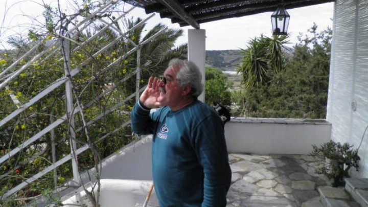 Κρατούν τις αποστάσεις… σφυρίζοντας. Προσπάθειες για τη διάσωση της σφυριχτής γλώσσας της Αντιάς