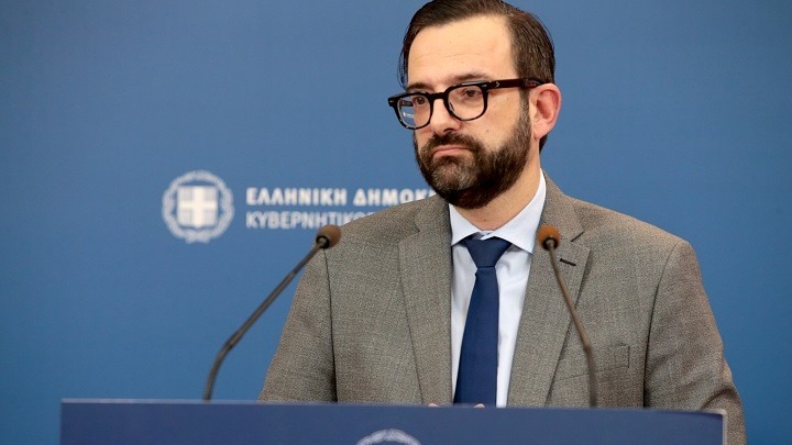Κυβερνητικός εκπρόσωπος: Ο ΣΥΡΙΖΑ αντιπολιτεύεται τα ίδια τα γεγονότα σε σχέση με την επιδημία και τα εμβόλια