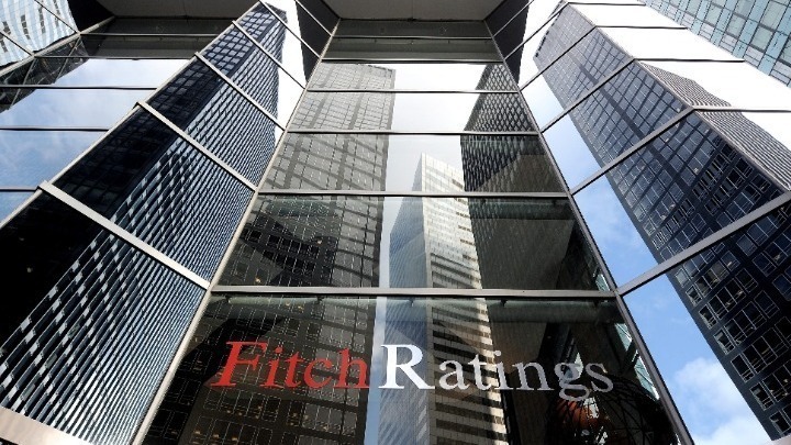 Ο Fitch επιβεβαίωσε το αξιόχρεο της Ελλάδας στη βαθμίδα ‘BB’ με σταθερές προοπτικές