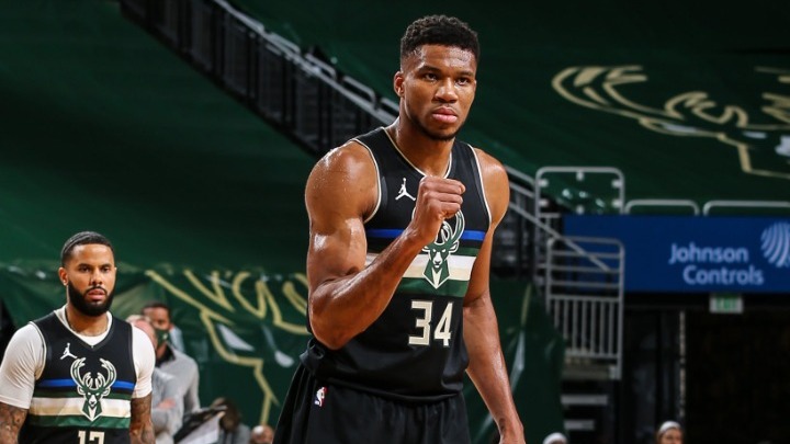 O Giannis κέρδισε τη μάχη με τον Ντόντσιτς