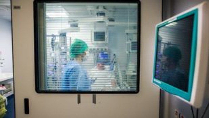 Πολύ συχνότερο το ντελίριο και το κώμα στους ασθενείς με Covid-19 στις ΜΕΘ πολλών χωρών