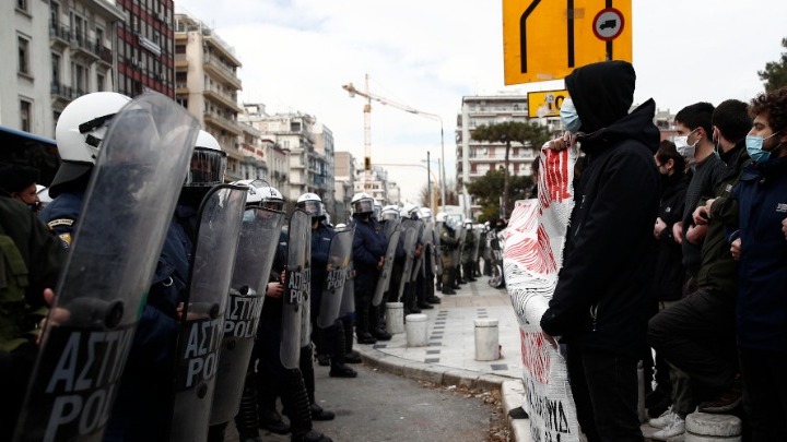 Θεσσαλονίκη: Πορεία αντιεξουσιαστών στο κέντρο της πολης