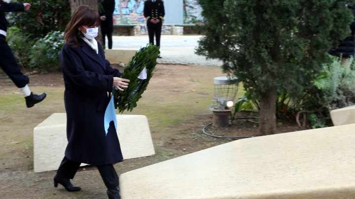 ΠτΔ: Το Ολοκαύτωμα μας αφορά όλους, όχι μόνο τον εβραϊκό λαό