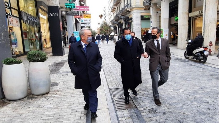 Σε καταστήματα της Αθήνας Γεωργιάδης-Παπαθανάσης
