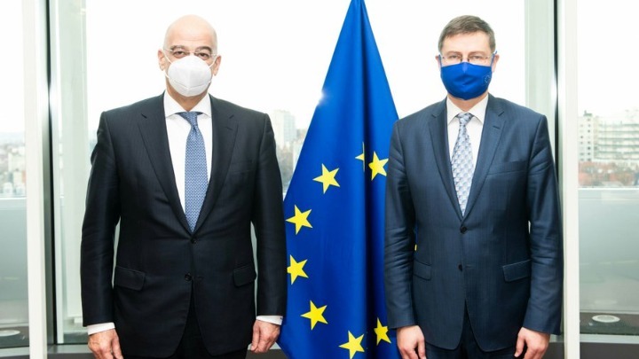 Συνάντηση Ν. Δένδια – Β. Ντομπρόβσκις στις Βρυξέλλες