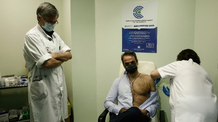 Τη δεύτερη δόση του εμβολίου έκανε ο Κυρ. Μητσοτάκης