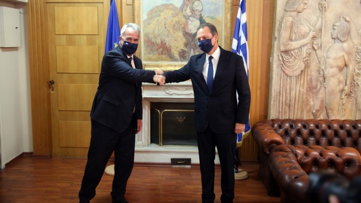 ΥΠΑΑΤ: Παρέδωσε στον Σπήλιο Λιβανό ο Μάκης Βορίδης