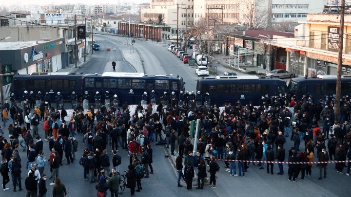 Ολοκληρώθηκε η διαμαρτυρία έξω από το αστυνομικό μέγαρο
