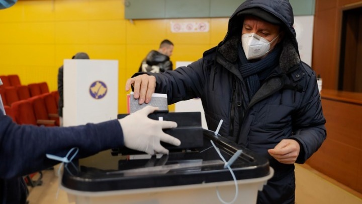 Βουλευτικές εκλογές στο Κόσοβο: Επικράτηση του κινήματος «Αυτοδιάθεση», αλλά χωρίς αυτοδυναμία
