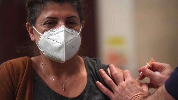 Βρετανία-Covid-19: Ίσως να μην είναι απαραίτητη η χρήση μάσκας το καλοκαίρι