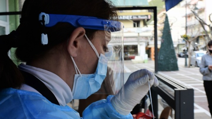 Δωρεάν rapid tests στο δημαρχείο Θεσσαλονίκης από κλιμάκια του ΕΟΔΥ