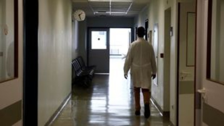 Ανεμβολίαστοι ΕΣΥ: Ιδιωτικοί εργαζόμενοι θα καλύψουν τα κενά