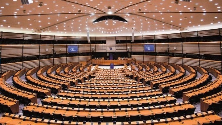 Ευρωβαρόμετρο-PARLEMETER 2020: Σημαντικότερο ρόλο για το ΕΚ ζητά το 79% των Ελλήνων
