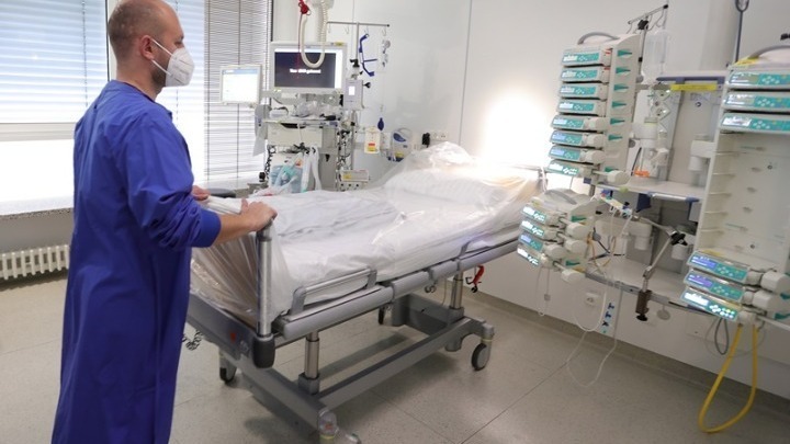 Γερμανία-Covid-19: Τους 70.000 αγγίζουν οι θάνατοι