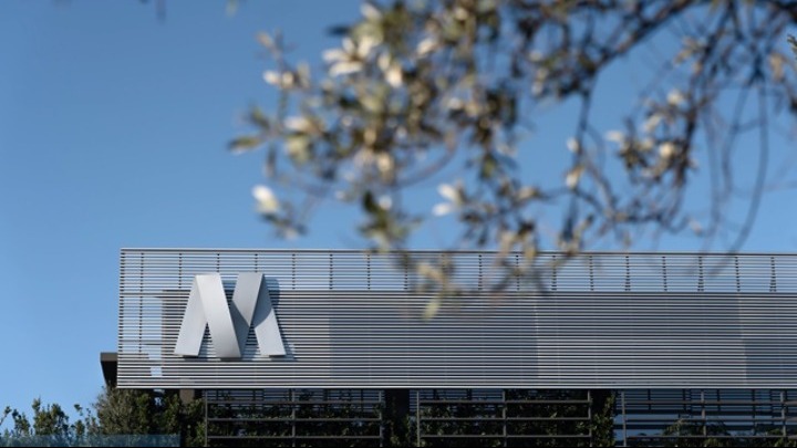 H MYTILINEOS αποκτά φωτοβολταϊκά πάρκα 1,48 GW και μονάδες αποθήκευσης