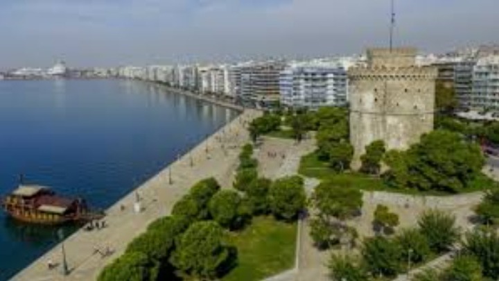 Θεσσαλονίκη: Πρόγραμμα μεταφοράς ευάλωτων πολιτών στα εμβολιαστικά κέντρα από το Δήμο