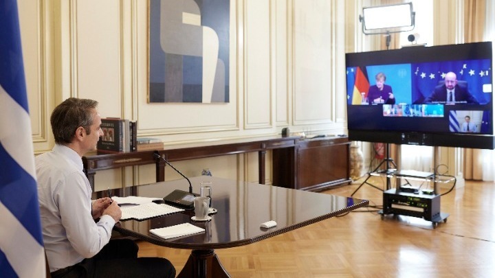 Η αντιμετώπιση της πανδημίας, στην τηλεδιάσκεψη του πρωθυπουργού με ηγέτες της ΕΕ