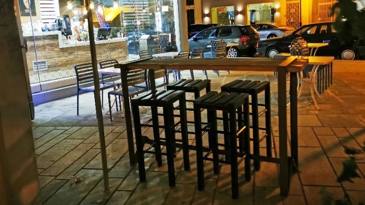 Κατερίνη: «Καμπάνα» και σύλληψη 54χρονου ιδιοκτήτη καφενείου που εξυπηρετούσε πελάτες μέσα στο κατάστημα