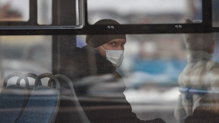 Οι ρωσικές αρχές ανακοίνωσαν 12.742 νέα κρούσματα κορονοϊού και 417 θανάτους