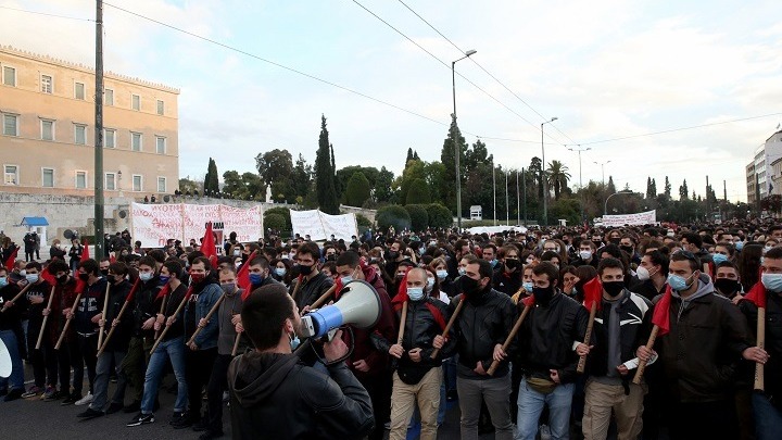 Ολοκληρώθηκε το πανεκπαιδευτικό συλλαλητήριο στο κέντρο της Αθήνας κατά του ν/σ του Υπουργείου Παιδείας