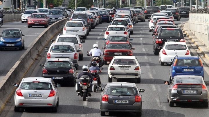 Παρατείνεται μέχρι τη Δευτέρα η προθεσμία για την καταβολή των τελών κυκλοφορίας