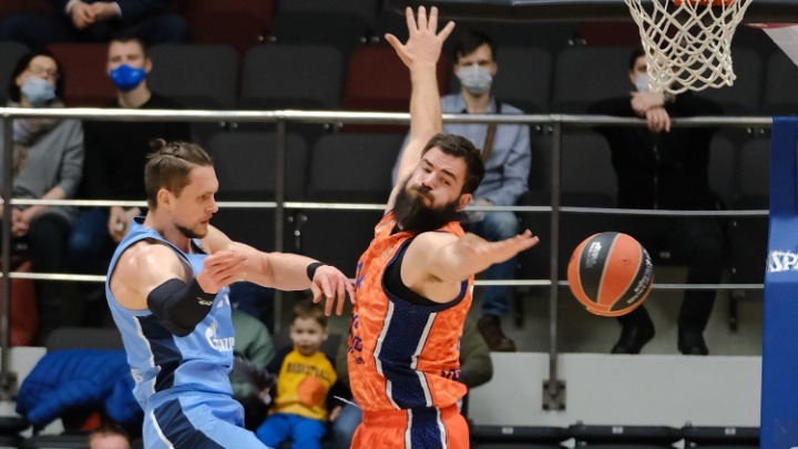 «Περίπατος» της Βαλένθια στην Αγία Πετρούπολη