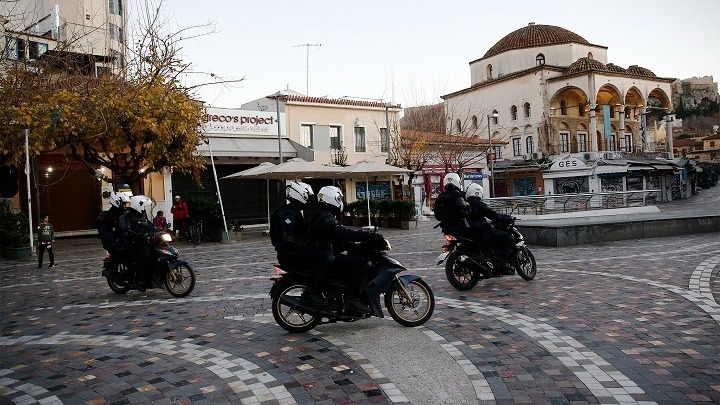 ΕΛ.ΑΣ.:Πρόστιμα 486.600 ευρώ και οκτώ συλλήψεις για παραβιάσεις των μέτρων περιορισμού του κορονοϊού
